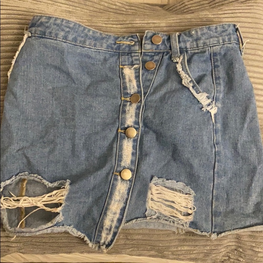 distressed denim skirt!!